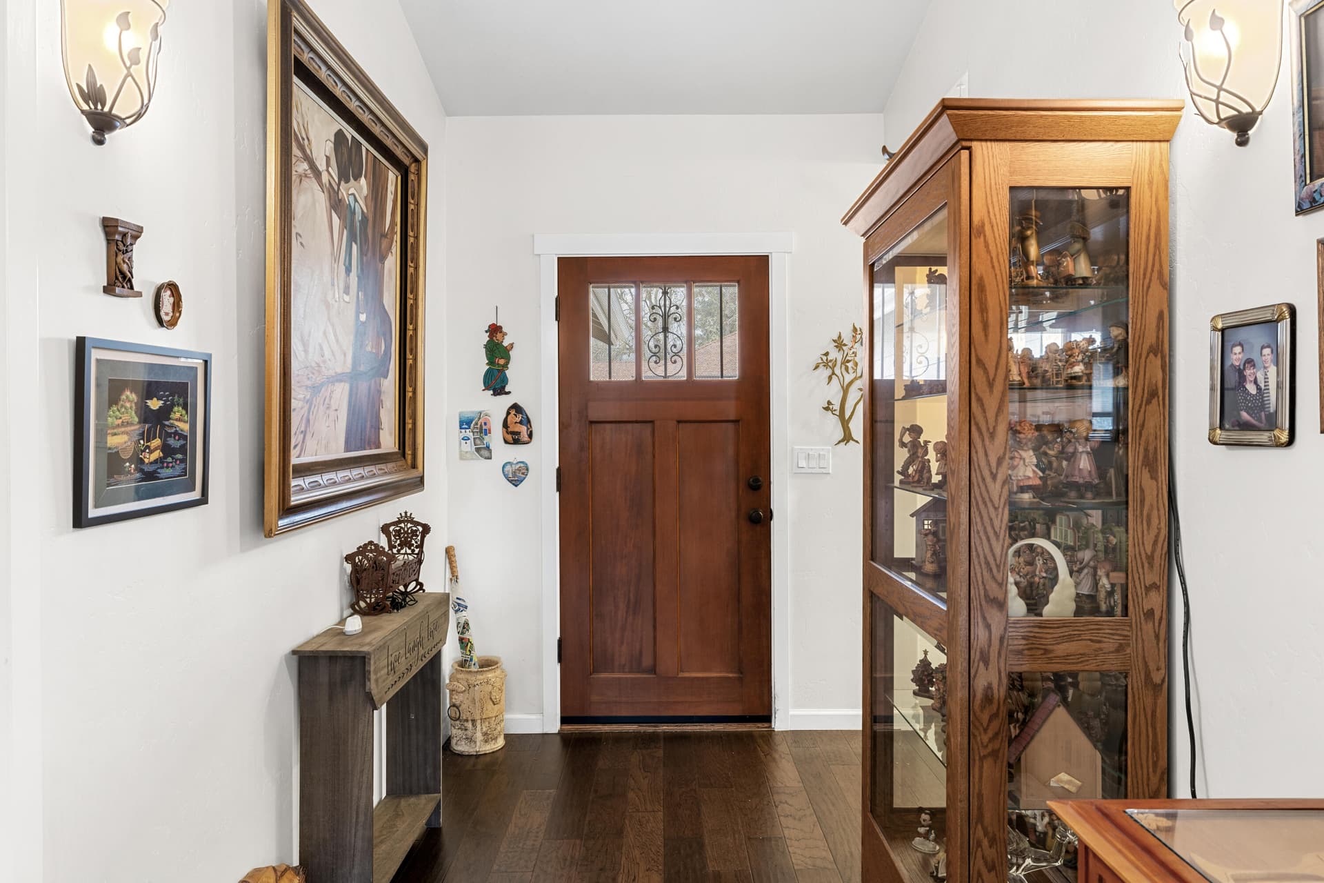 Main Entry. Photo 2 of 21, 953 Providence Way, Grants Pass, OR 97526