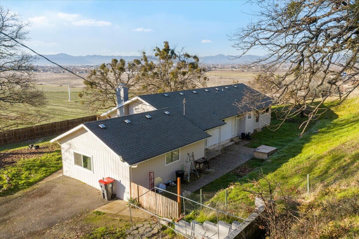 27-DJI_20260116153528_0003_D. Photo 2 of 37, 5942 Foothill Road, Central Point, OR 97502