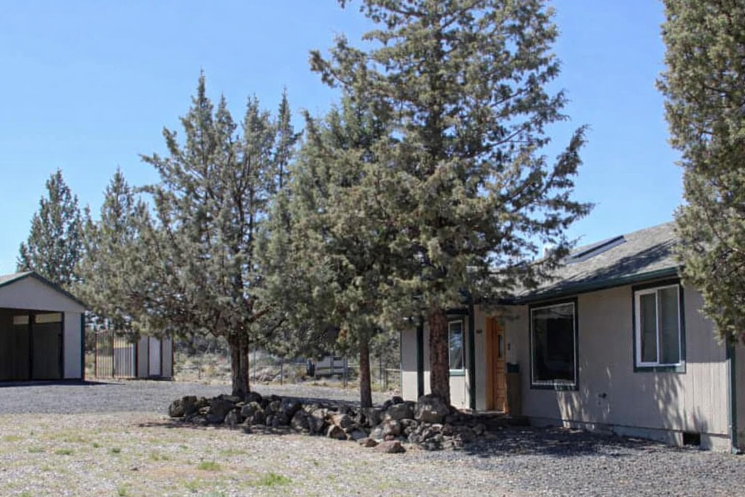 Home and Shop. Photo 2 of 49, 3913 SE Umatilla Loop, Prineville, OR 97754