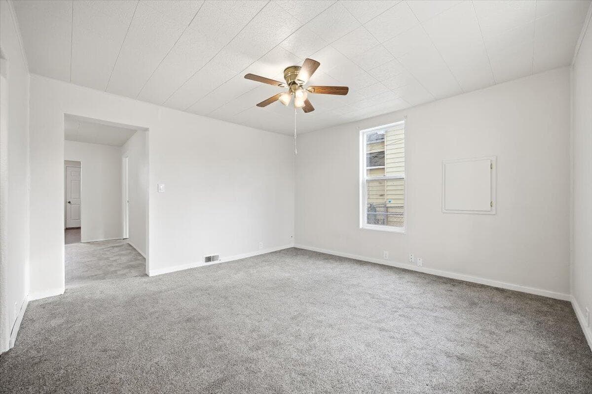 Living Room. Photo 5 of 20, 606 SW 2nd Street, Pendleton, OR 97801