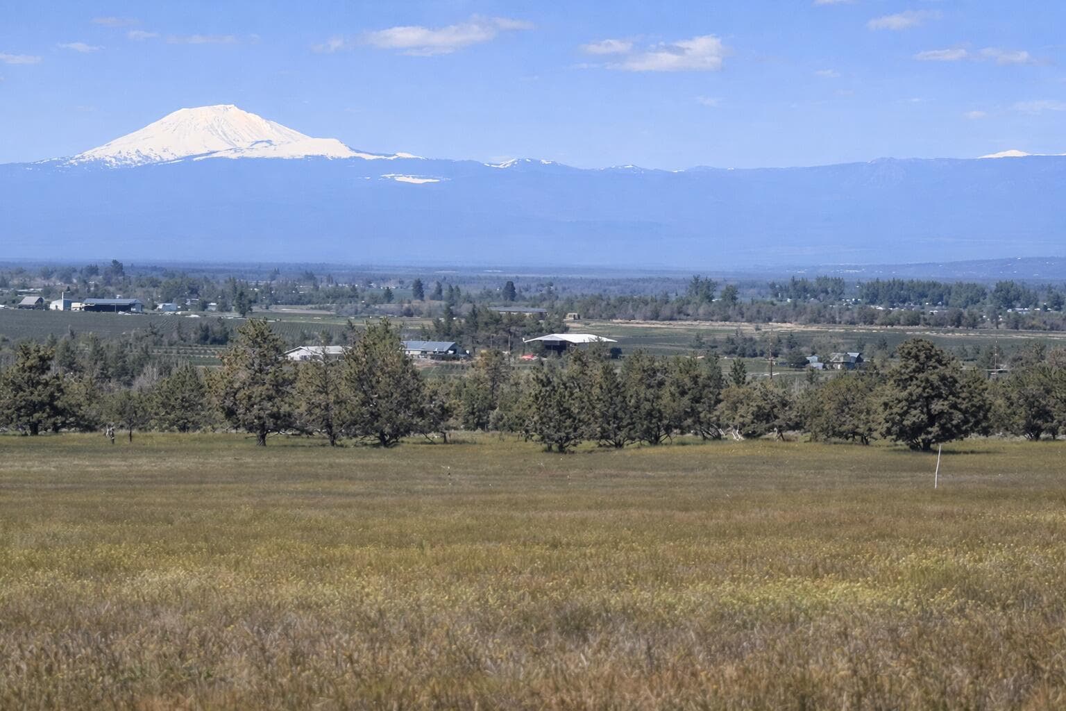 02. Photo 2 of 11, 2 Wiley Road, Powell Butte, OR 97753