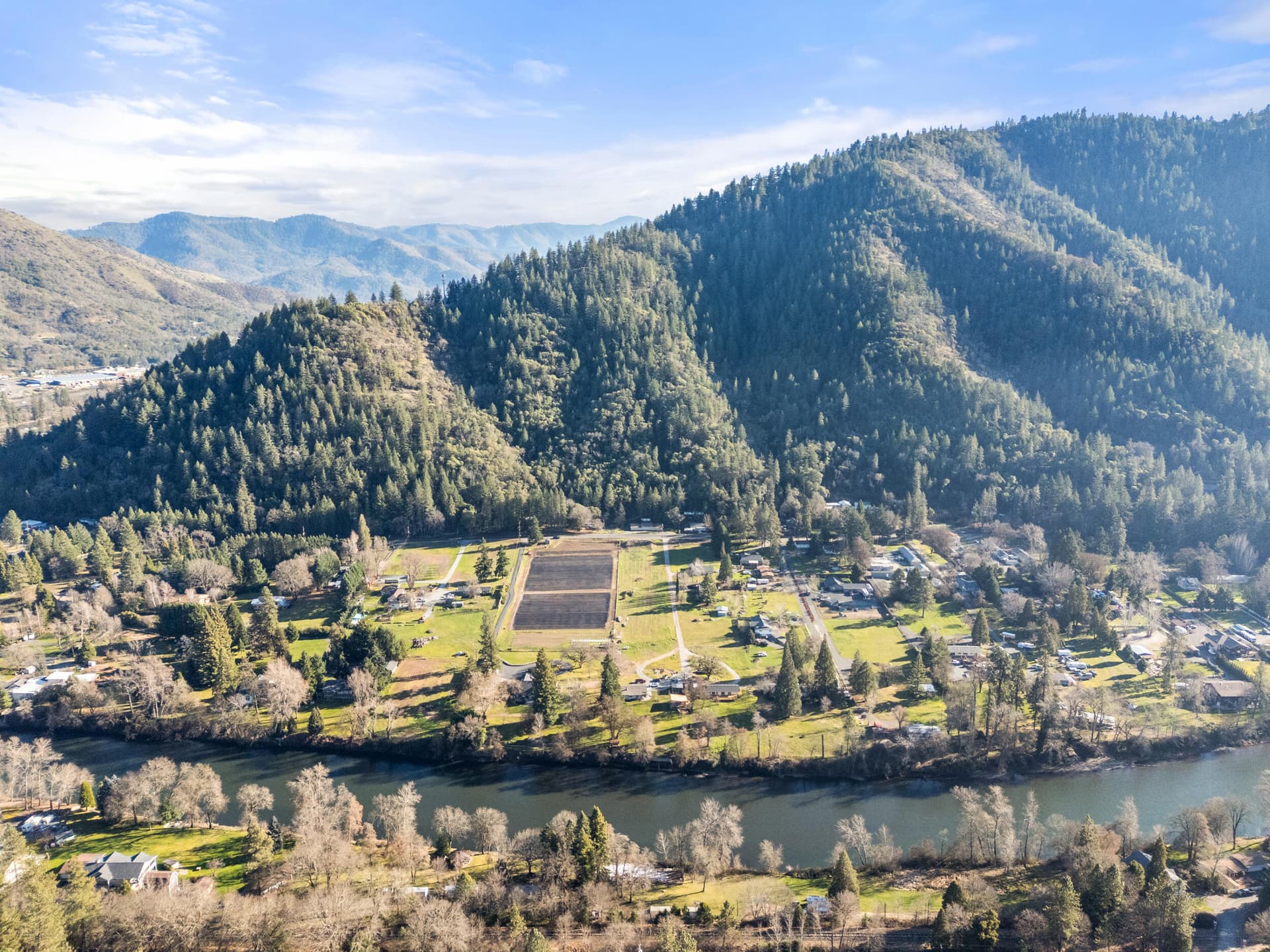 3_ 8401 rogue river hwy, grants pass, or. Photo 1 of 18, 8401 Rogue River Highway, Rogue River, OR 97537