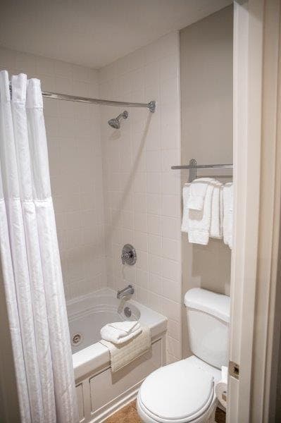 5Z9A1166. Photo 4 of 13, 18575 SW Century Drive Unit 1135 F, Bend, OR 97702