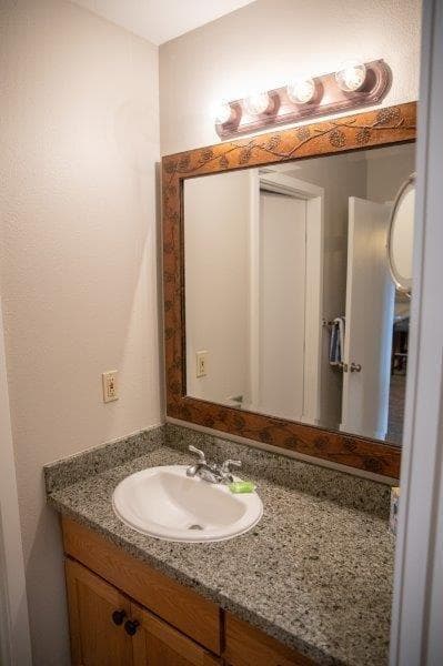 5Z9A1167. Photo 5 of 13, 18575 SW Century Drive Unit 1135 F, Bend, OR 97702