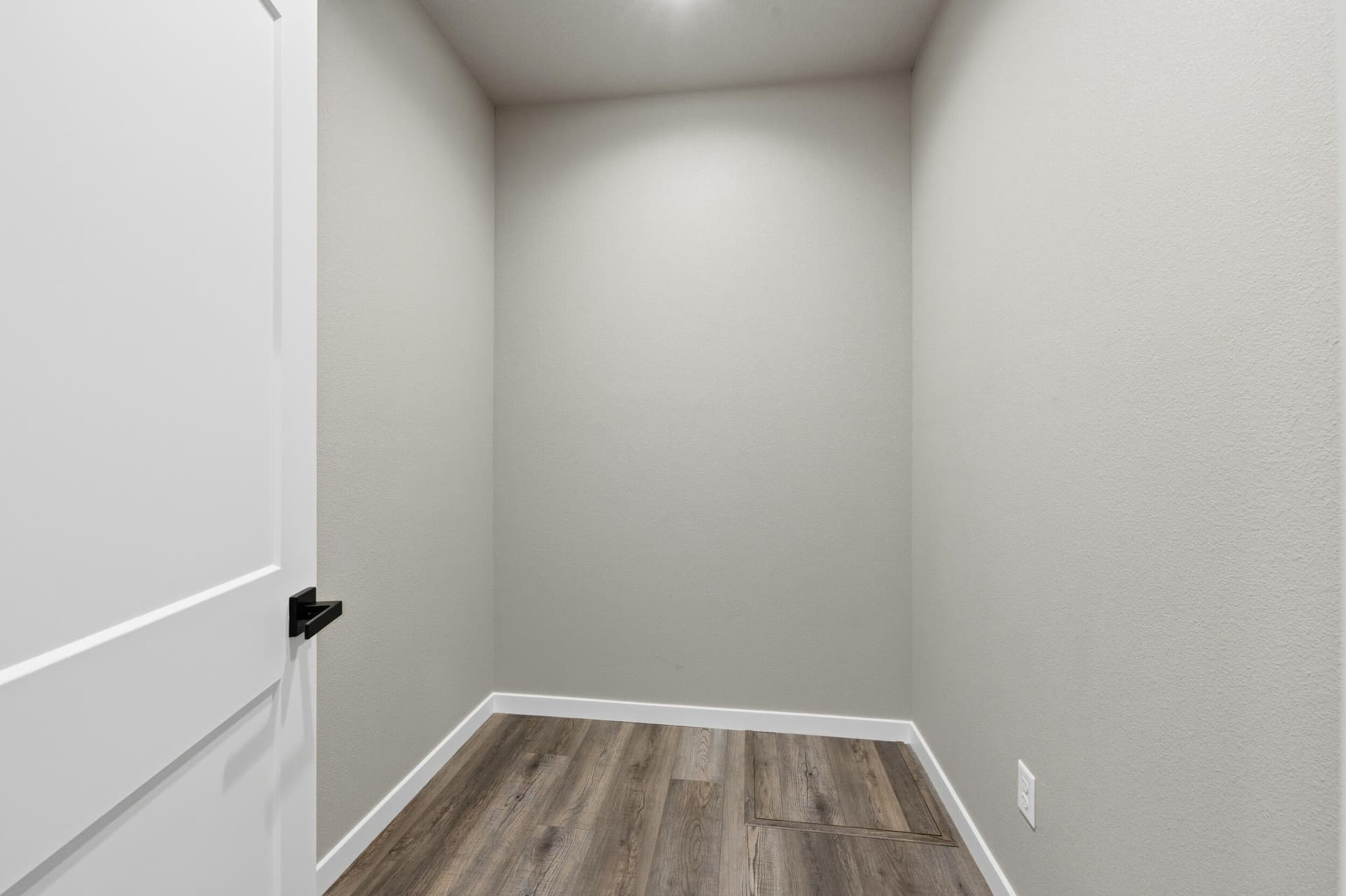 16083 dyke rd-8. Photo 5 of 52, 16083 Dyke Road Unit 9, La Pine, OR 97739