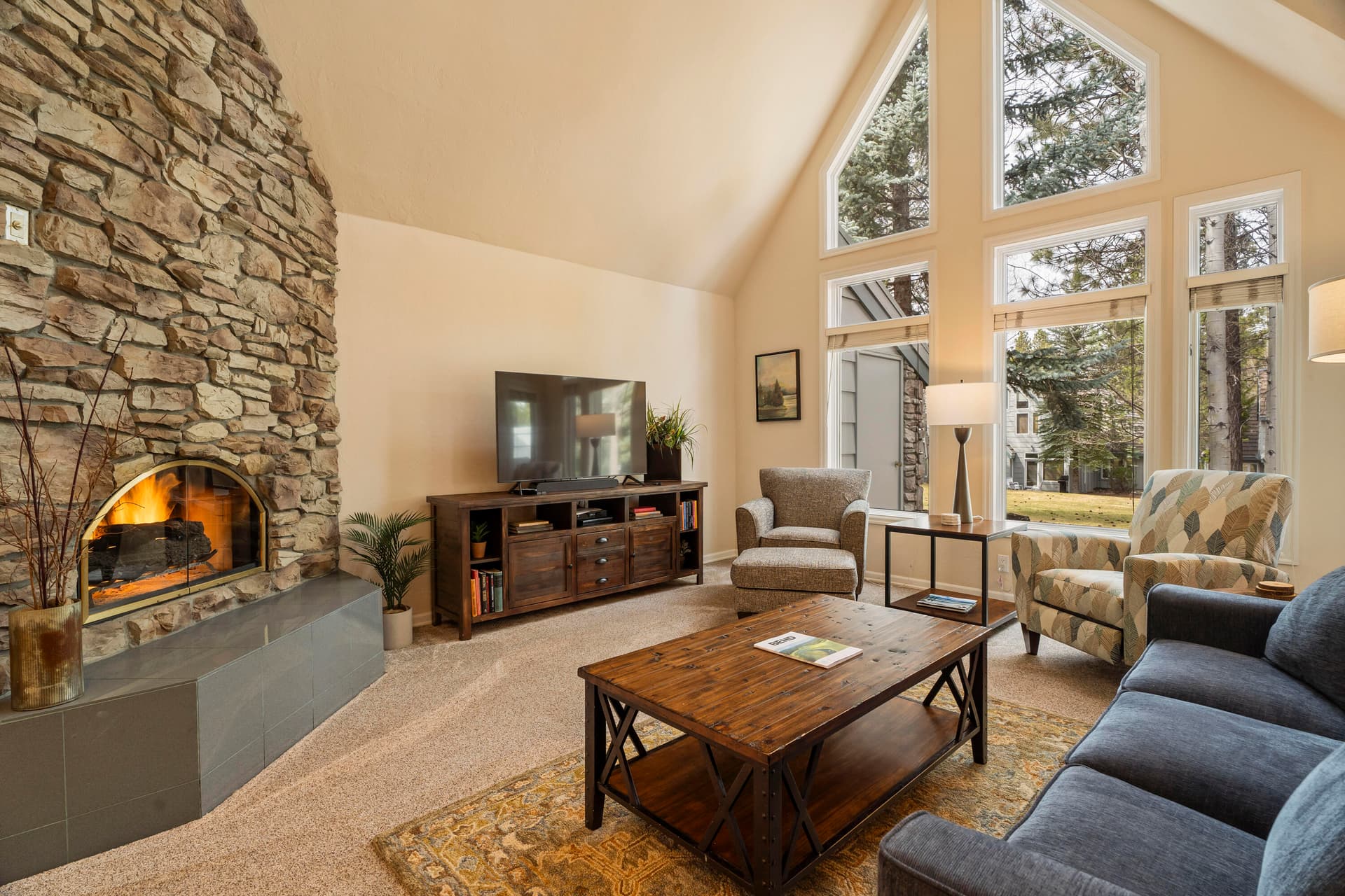 DSC00287. Photo 5 of 23, 57062 Peppermill Circle Unit 30-A, Sunriver, OR 97707