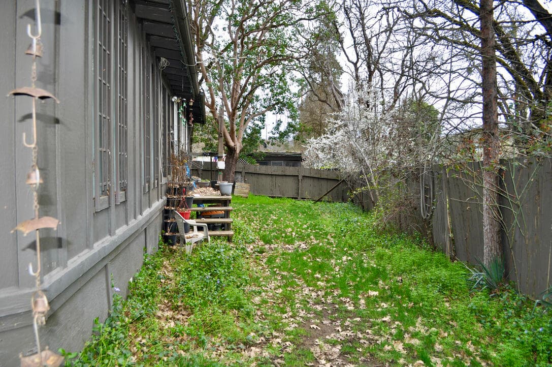 2. Photo 2 of 17, 10585 Blackwell Road, Central Point, OR 97502