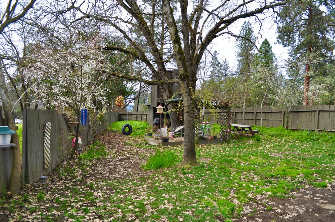3. Photo 3 of 17, 10585 Blackwell Road, Central Point, OR 97502