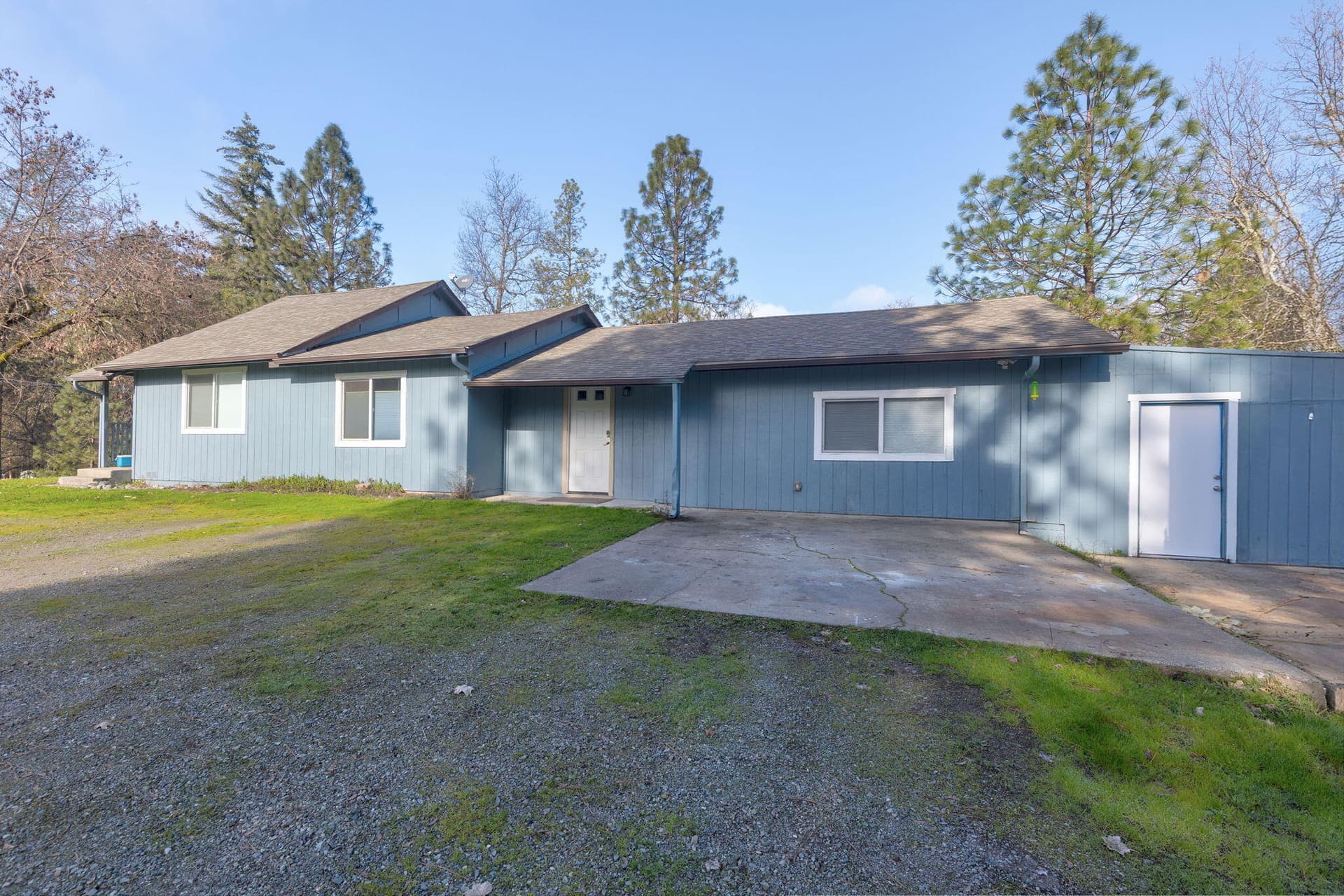 2-web-or-mls-5001-azalea-dr. Photo 3 of 41, 5001 Azalea Drive, Grants Pass, OR 97526