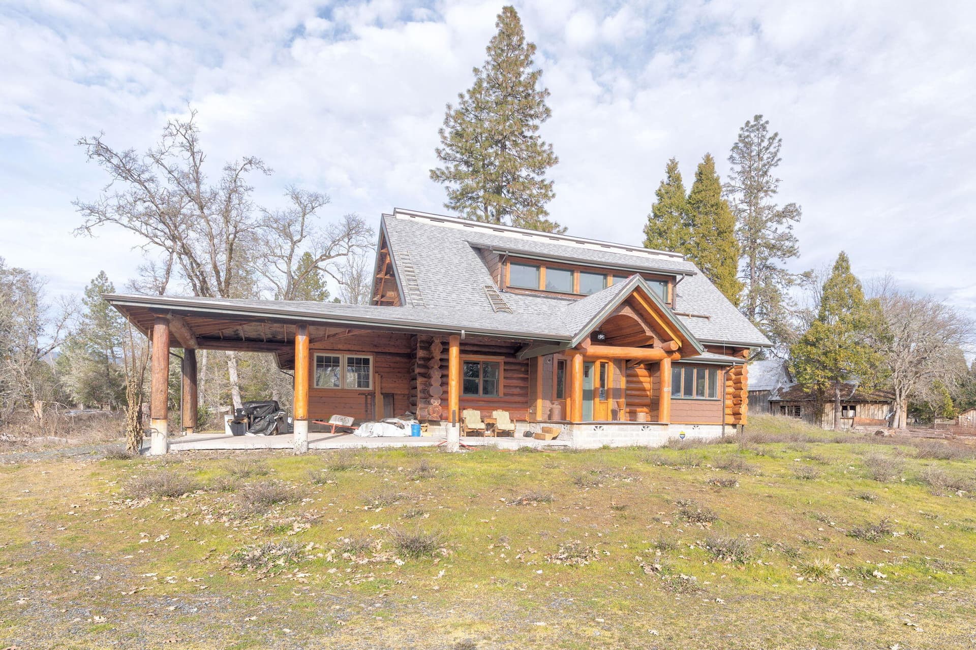 38-web-or-mls-4420-holland-loop-rd. Photo 3 of 50, 4420 Holland Loop Road, Cave Junction, OR 97523