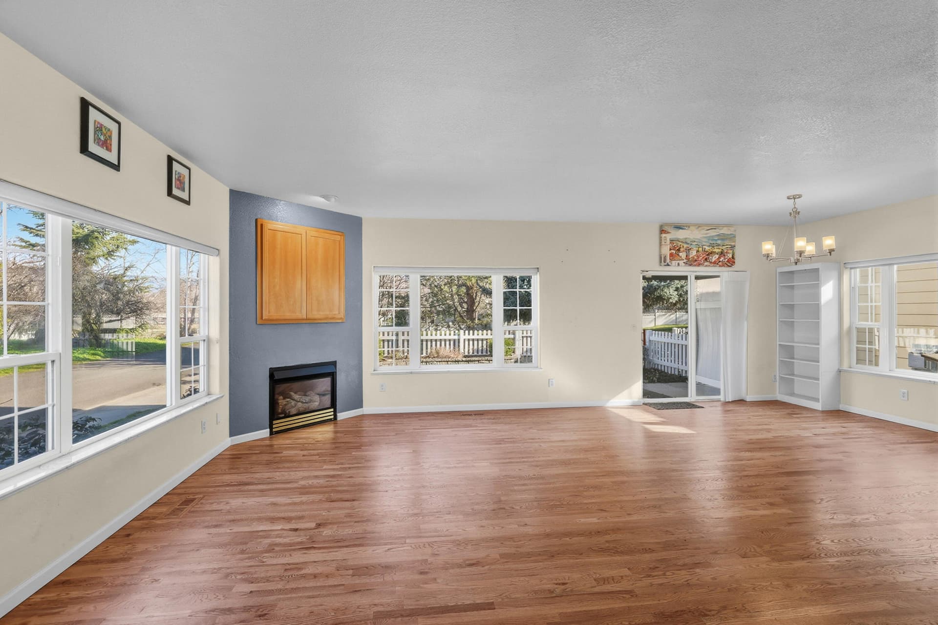 EP1A7074. Photo 5 of 38, 369 Meadow Drive, Ashland, OR 97520