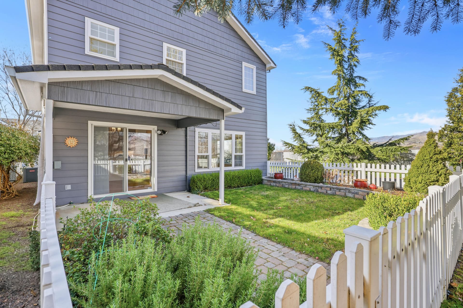 EP1A7126. Photo 3 of 38, 369 Meadow Drive, Ashland, OR 97520
