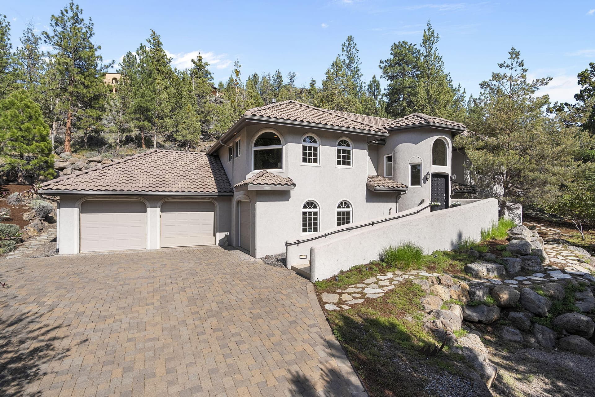 6-web-or-mls-_DSC9034. Photo 4 of 72, 2279 NW Putnam Road, Bend, OR 97703
