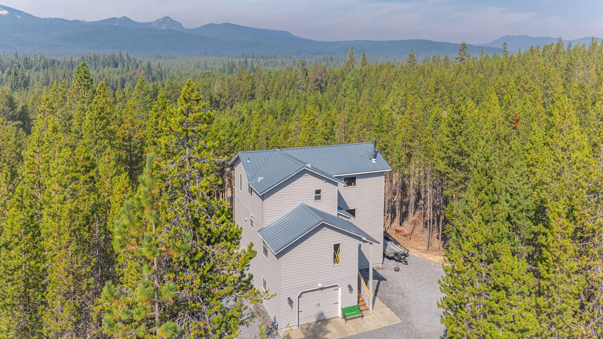 10-web-or-mls-Riley_Visuals-26. Photo 3 of 37, 142016 Blue Sky Way, Crescent Lake, OR 97733