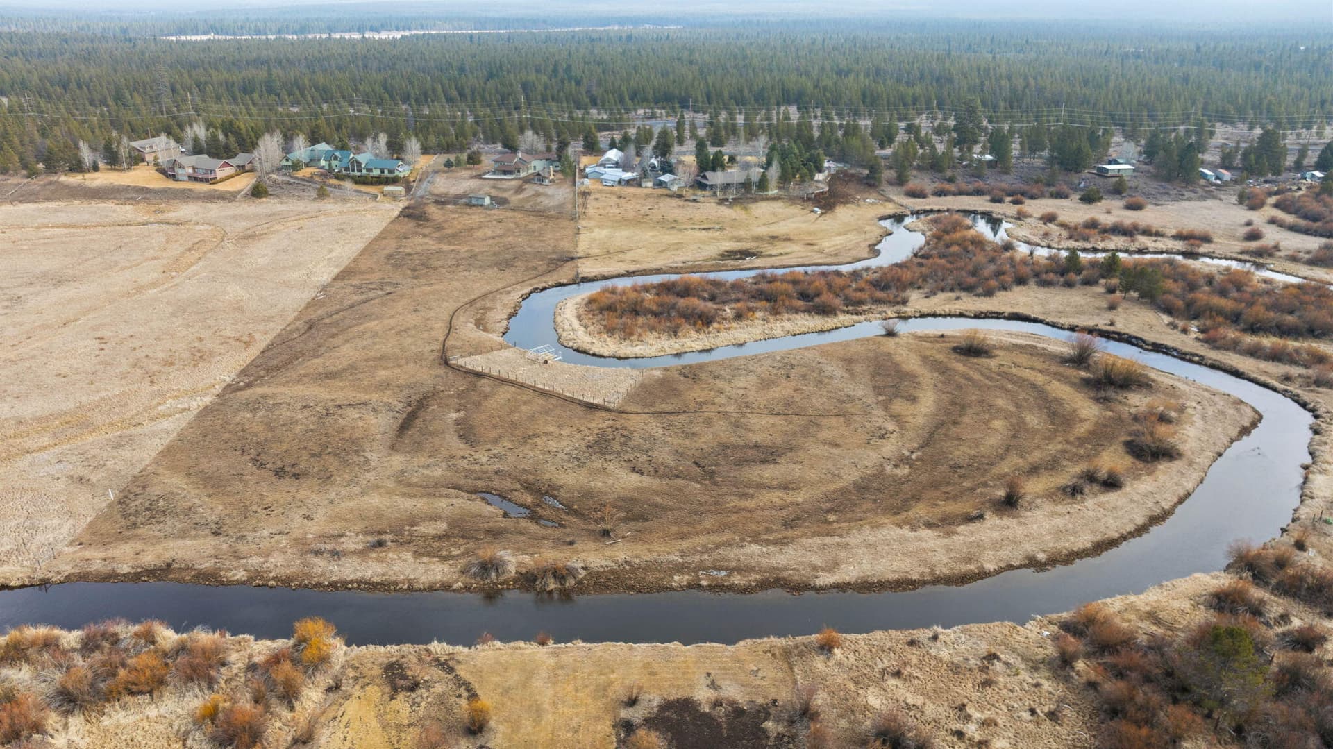21-web-or-mls-Riley Visuals-17. Photo 1 of 64, 52975 Riverview Drive, La Pine, OR 97739