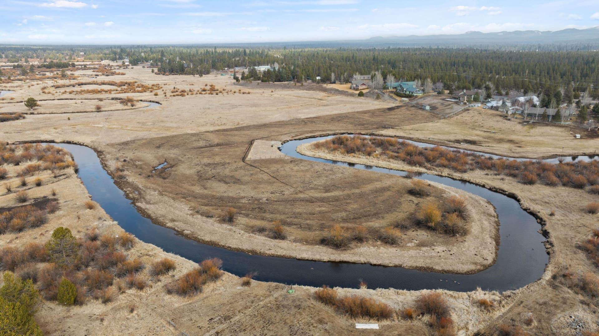 24-web-or-mls-Riley Visuals-20. Photo 3 of 64, 52975 Riverview Drive, La Pine, OR 97739