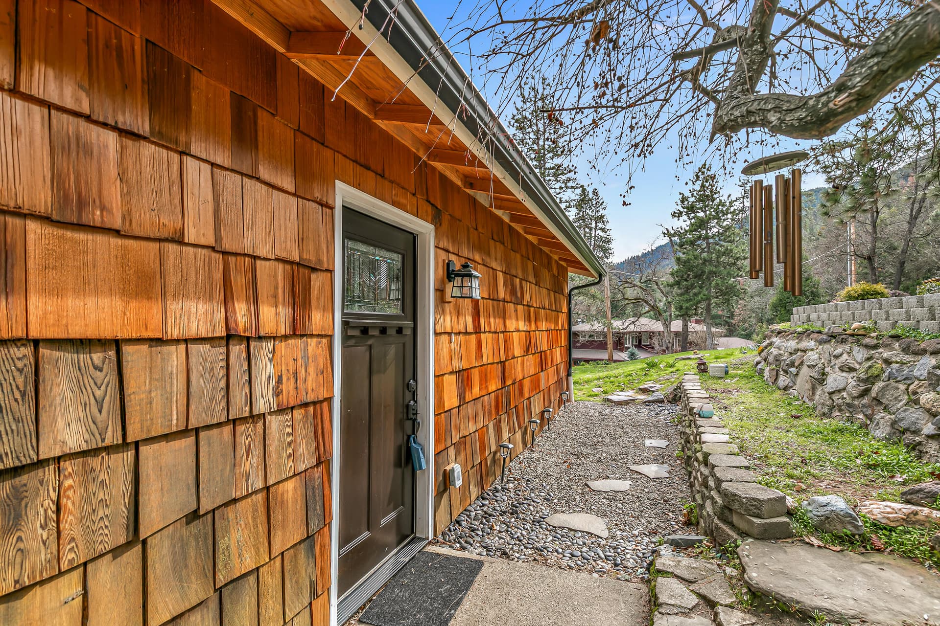 3. Photo 4 of 27, 220 Nutley Street, Ashland, OR 97520
