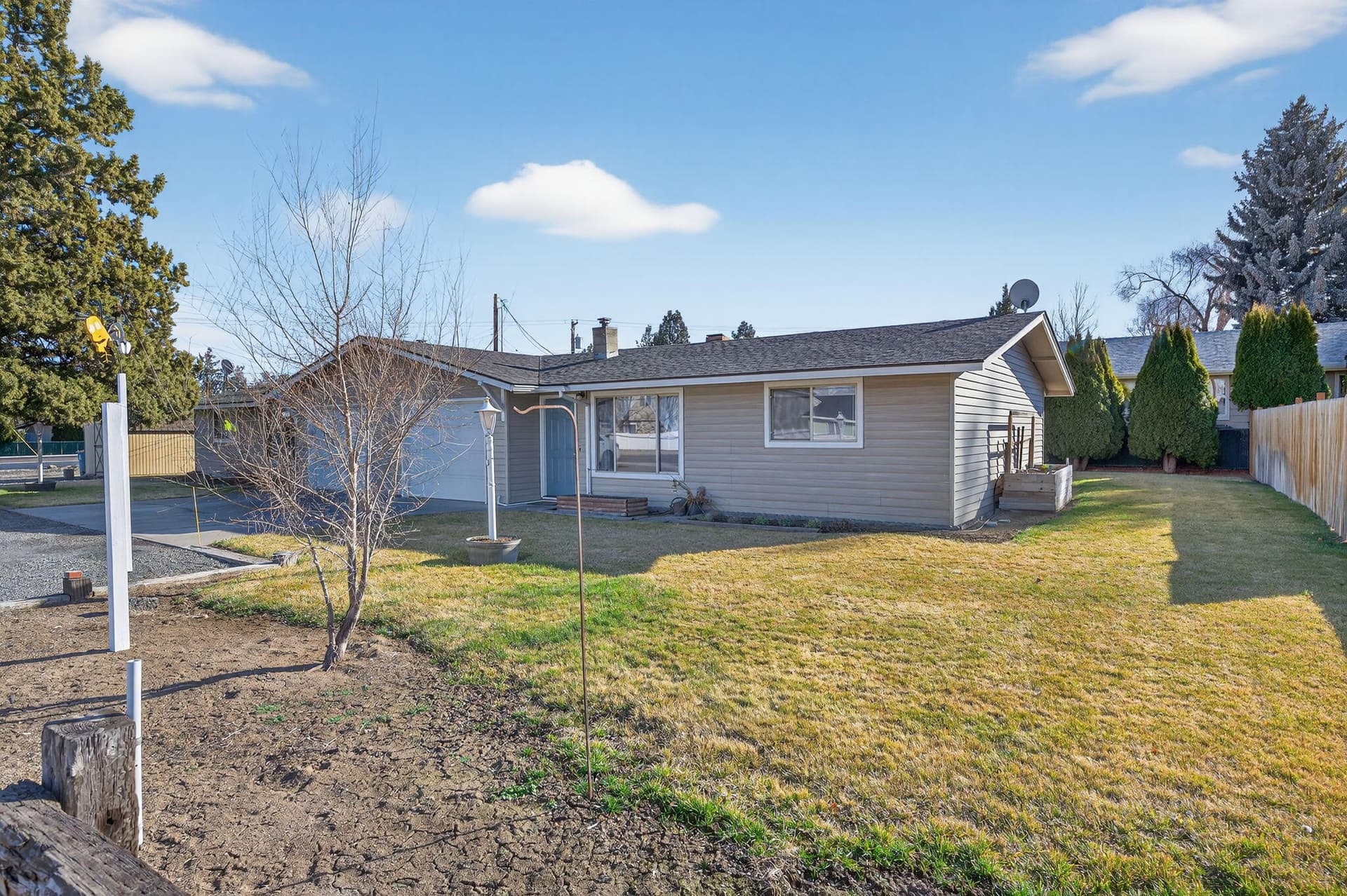6-web-or-mls-2412-SW-Wickiup-Ave-Redmond. Photo 3 of 46, 2412 SW Wickiup Avenue, Redmond, OR 97756