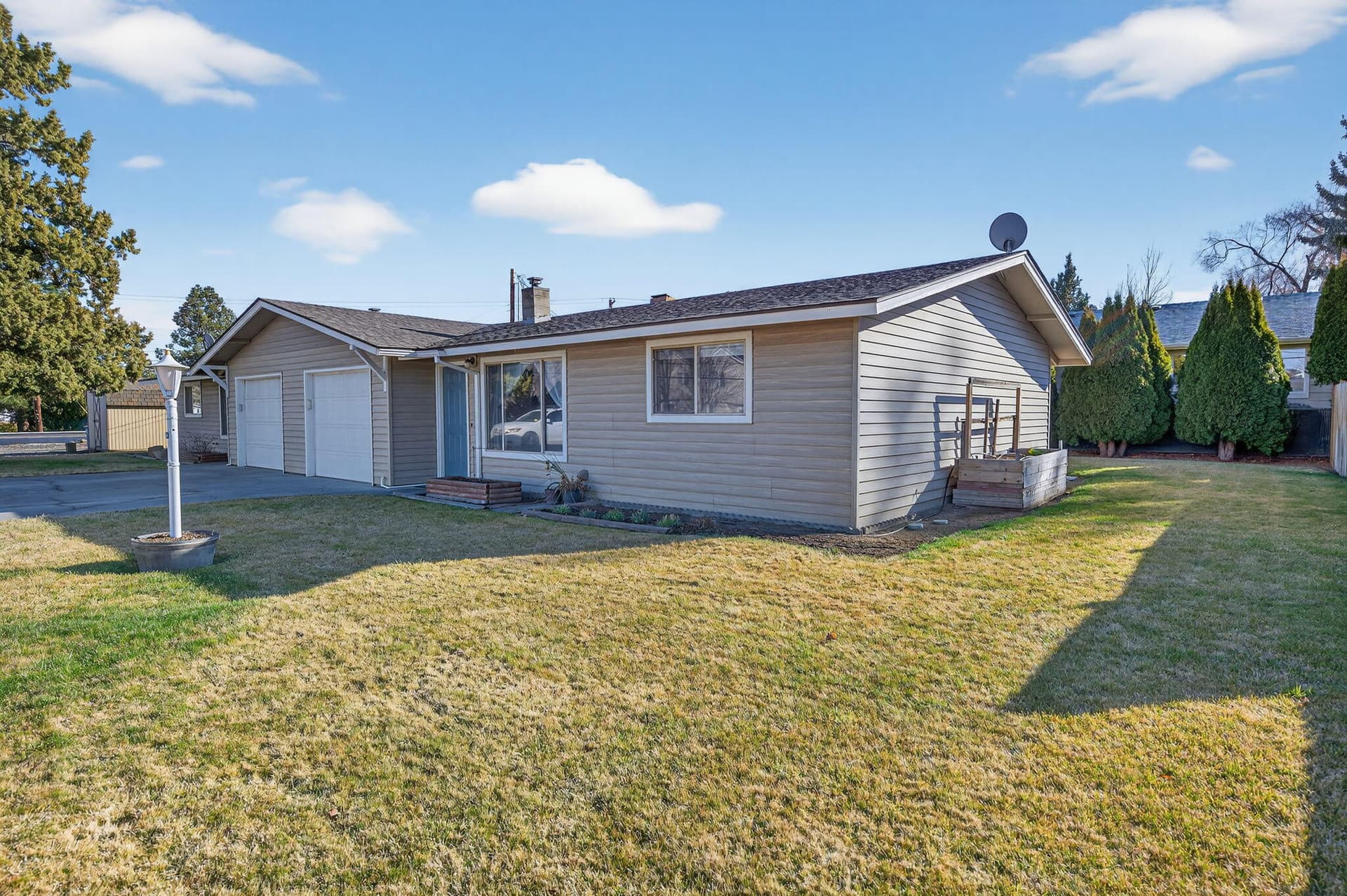7-web-or-mls-2412-SW-Wickiup-Ave-Redmond. Photo 4 of 46, 2412 SW Wickiup Avenue, Redmond, OR 97756