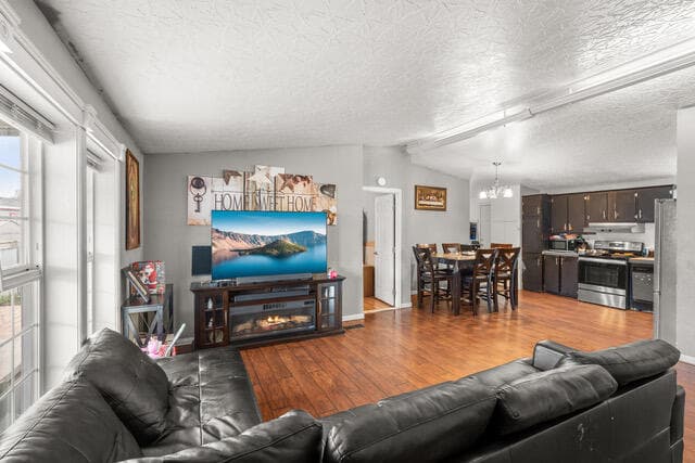 5ada7fab-7f04-42c5-a423-c91044180647 - C. Photo 2 of 23, 1570 S Peach Street Unit SPC 26, Medford, OR 97501