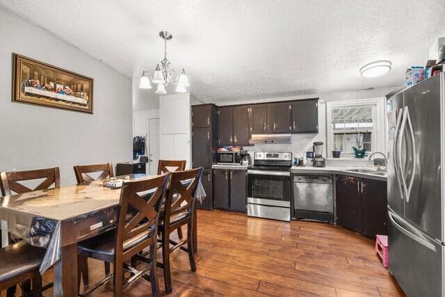 dbf0a655-2310-4965-a1b6-f2da3e856a48. Photo 4 of 23, 1570 S Peach Street Unit SPC 26, Medford, OR 97501