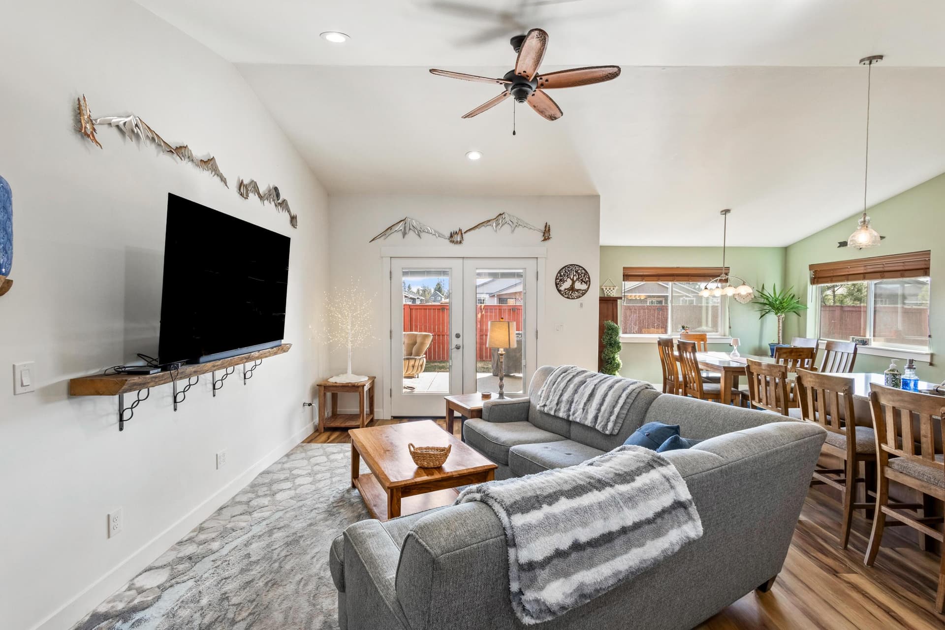 02. Photo 4 of 42, 51780 Mountain Pine Street, La Pine, OR 97739