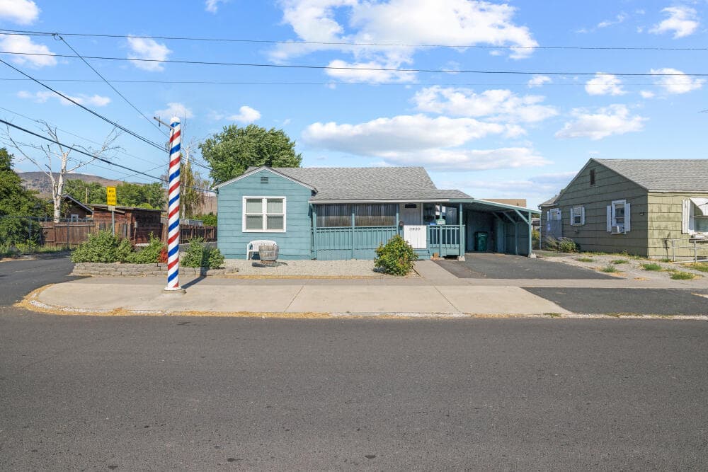 1633DivisionSt-56. Photo 3 of 69, 1633 Division Street, Klamath Falls, OR 97601
