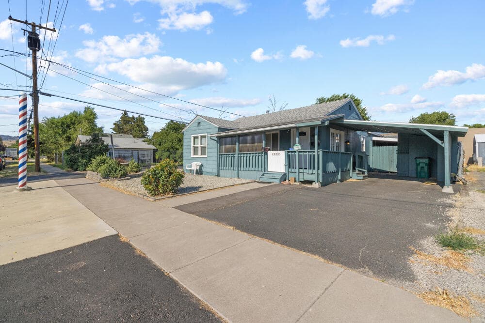 1633DivisionSt-58. Photo 5 of 69, 1633 Division Street, Klamath Falls, OR 97601