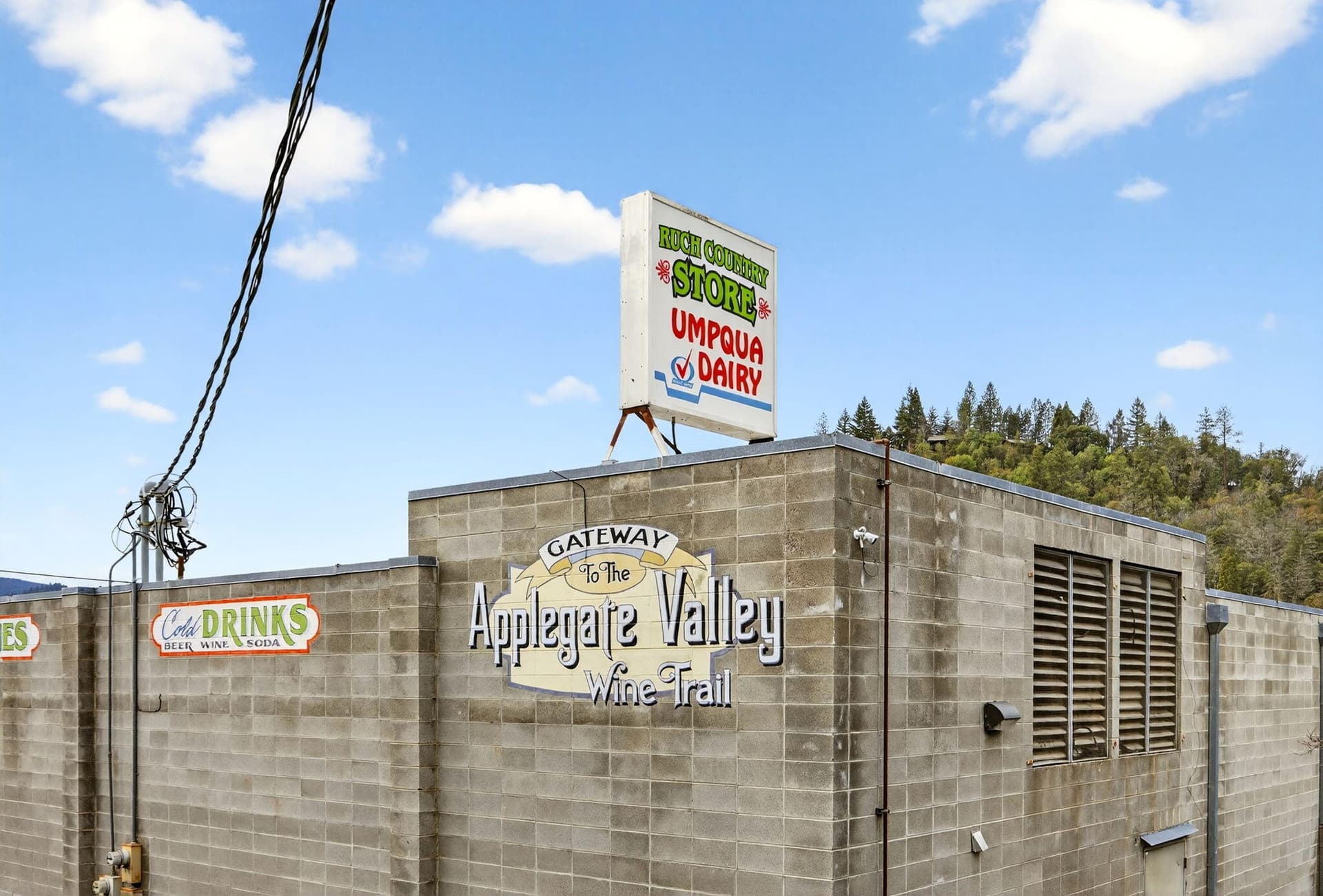 5. Photo 5 of 37, 7350 Hwy 238, Jacksonville, OR 97530