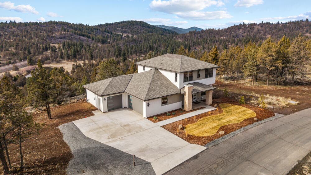 1216VineMapleDr-Exterior-1-2. Photo 2 of 69, 1216 Vine Maple Drive, Klamath Falls, OR 97601