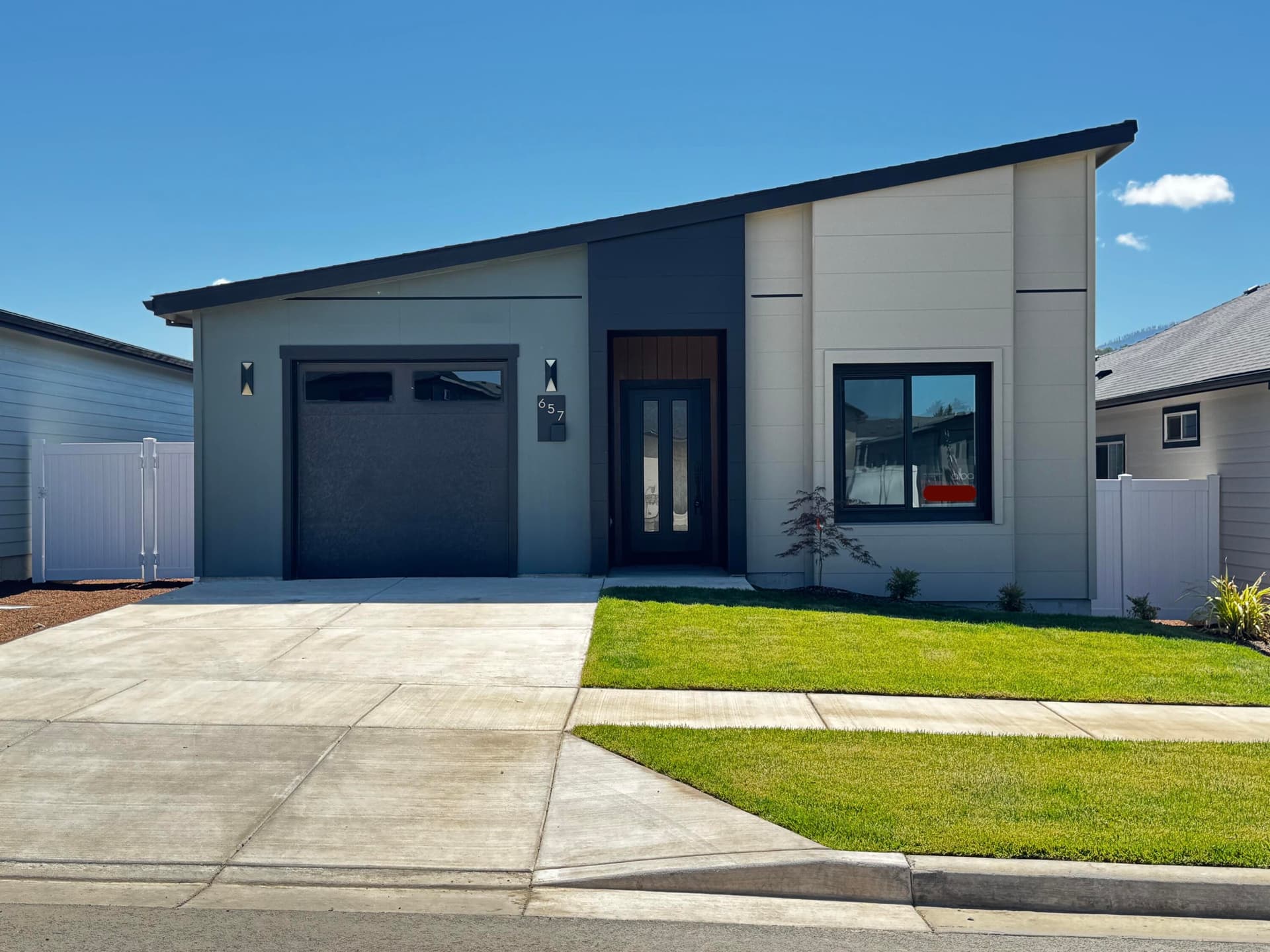 Exterior. Photo 2 of 12, 633 Terrazzo Way, Medford, OR 97501