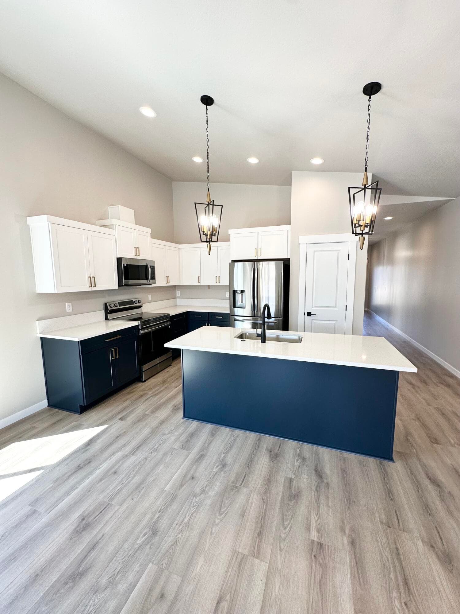 Great Room and Kitchen. Photo 4 of 12, 633 Terrazzo Way, Medford, OR 97501