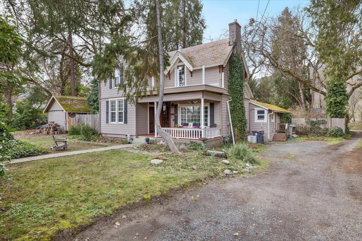 03-CI_3489. Photo 5 of 57, 3072 Griffin Creek Road, Medford, OR 97501