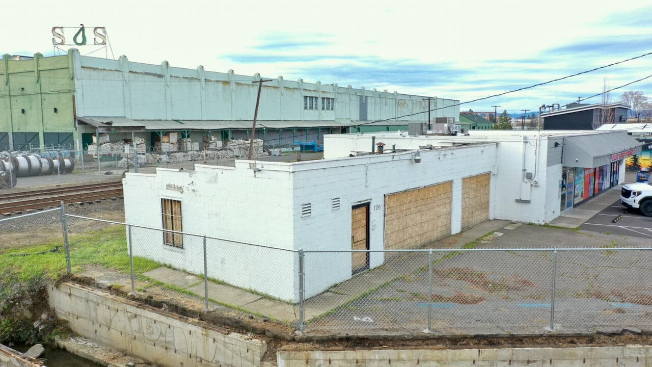 Y - 2nd BD. Photo 3 of 5, 1258 S Riverside Avenue, Medford, OR 97501