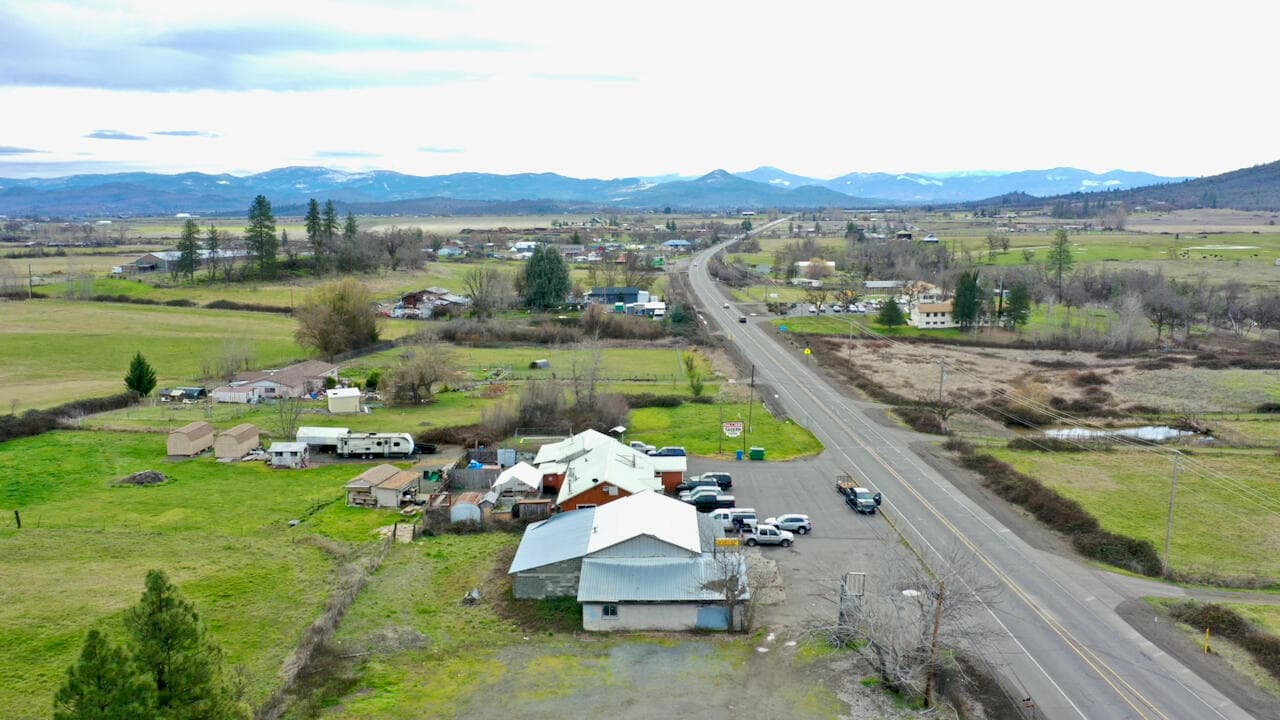 Y - South. Photo 4 of 4, 14780 Hwy 62, Eagle Point, OR 97524