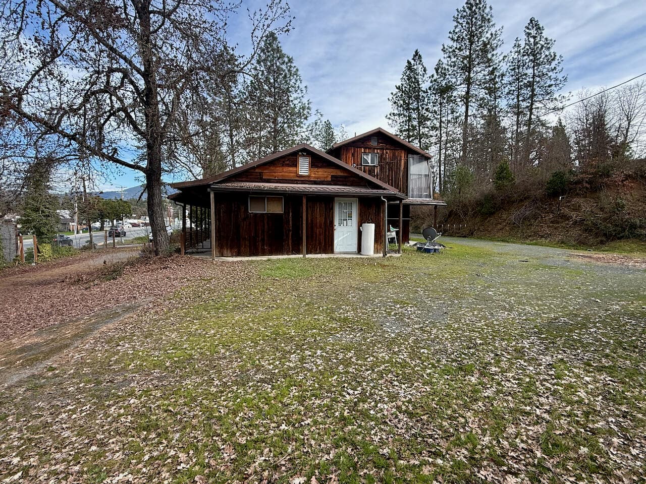 Y - East. Photo 3 of 6, 215 Galice Road, Merlin, OR 97532