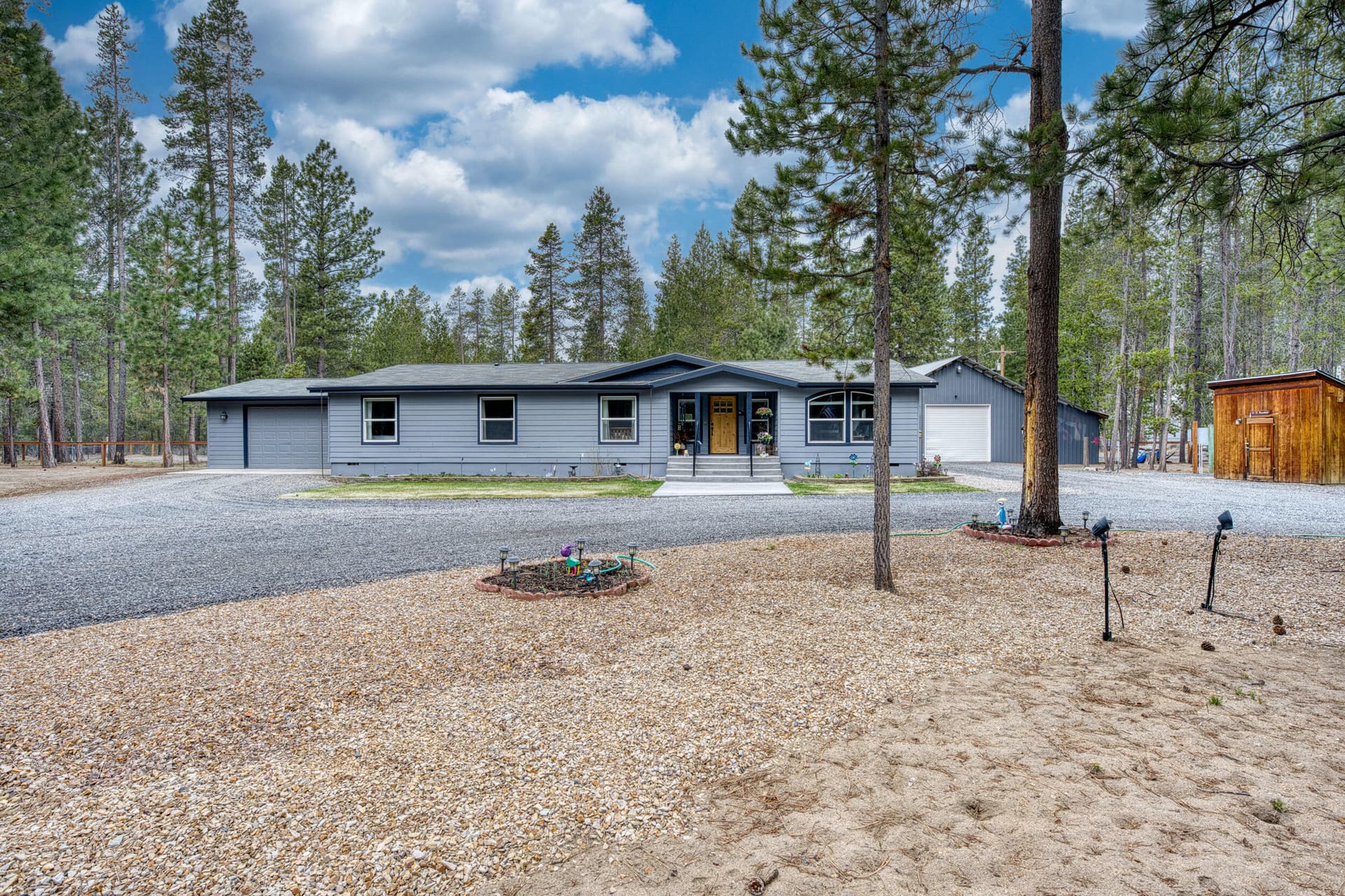 53315 holiday dr-5. Photo 2 of 55, 53315 Holiday Drive, La Pine, OR 97739