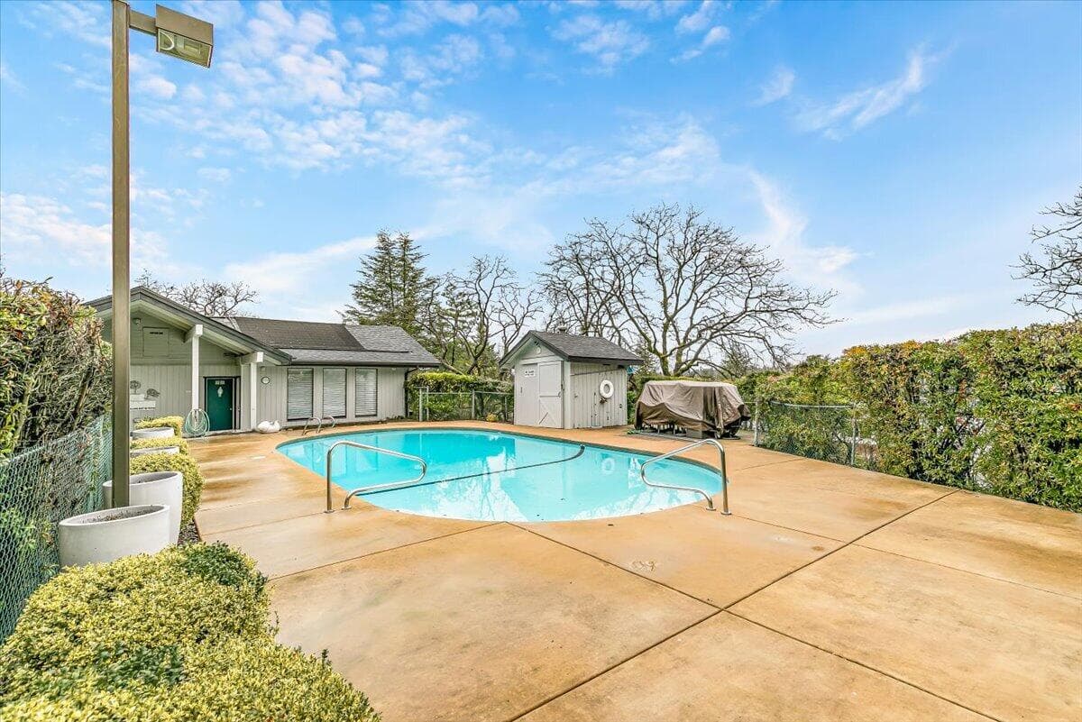 43-43. Photo 3 of 43, 2468 Republic Way, Medford, OR 97504
