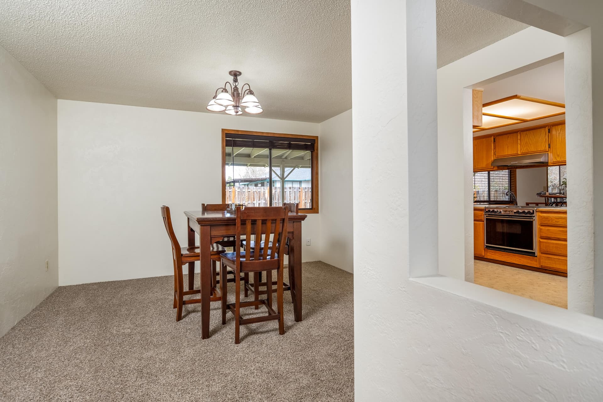 Photo3. Photo 3 of 19, 540 Golf View Drive, Medford, OR 97504