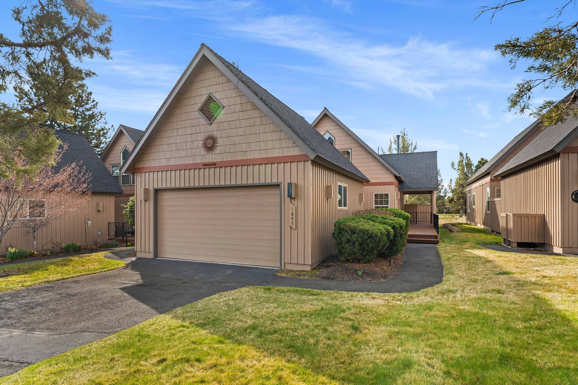 08-Exterior. Photo 1 of 67, 1845 Cinnamon Teal Drive, Redmond, OR 97756