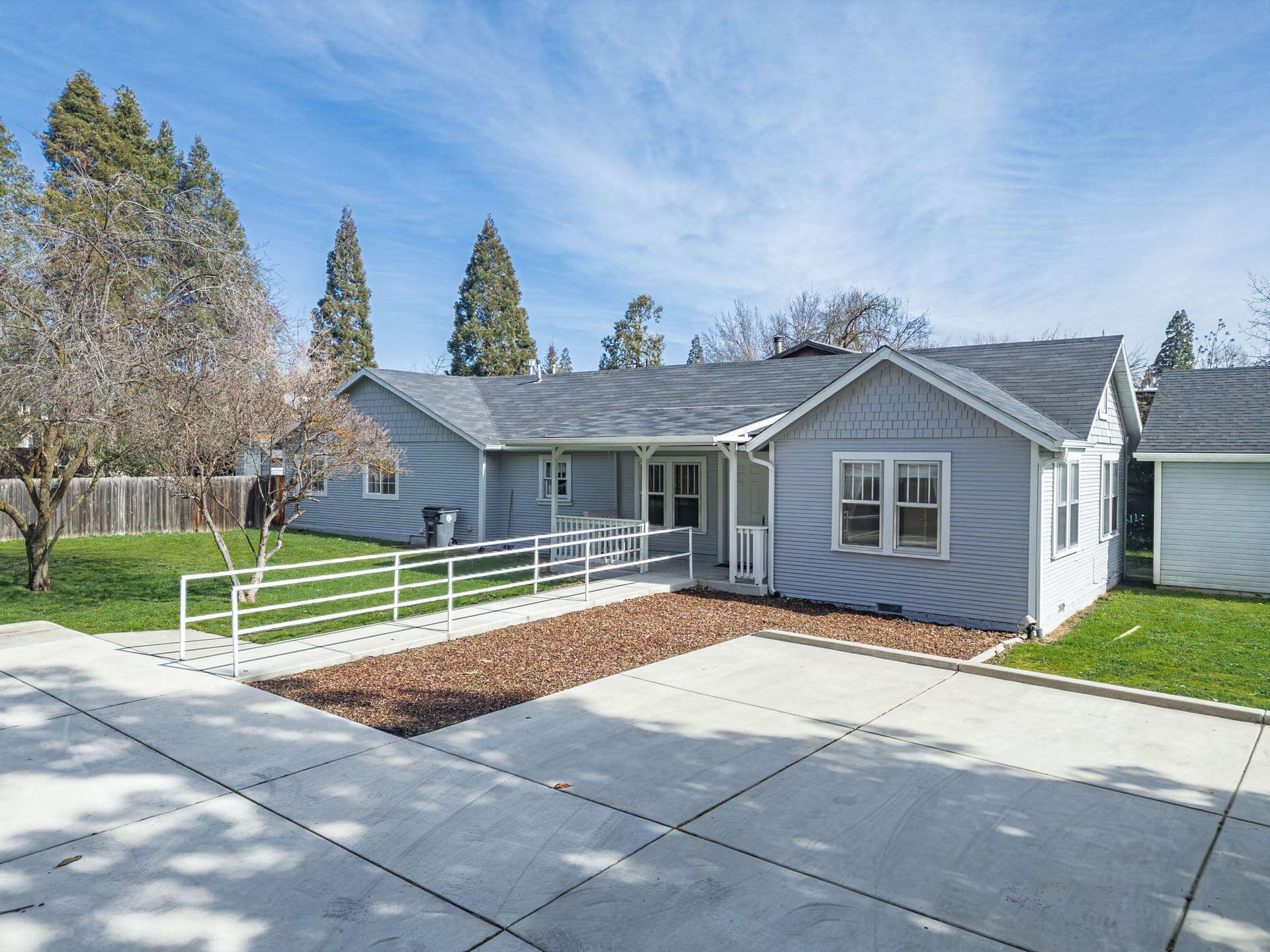 HD-3. Photo 1 of 50, 2165 Crestbrook Road, Medford, OR 97504