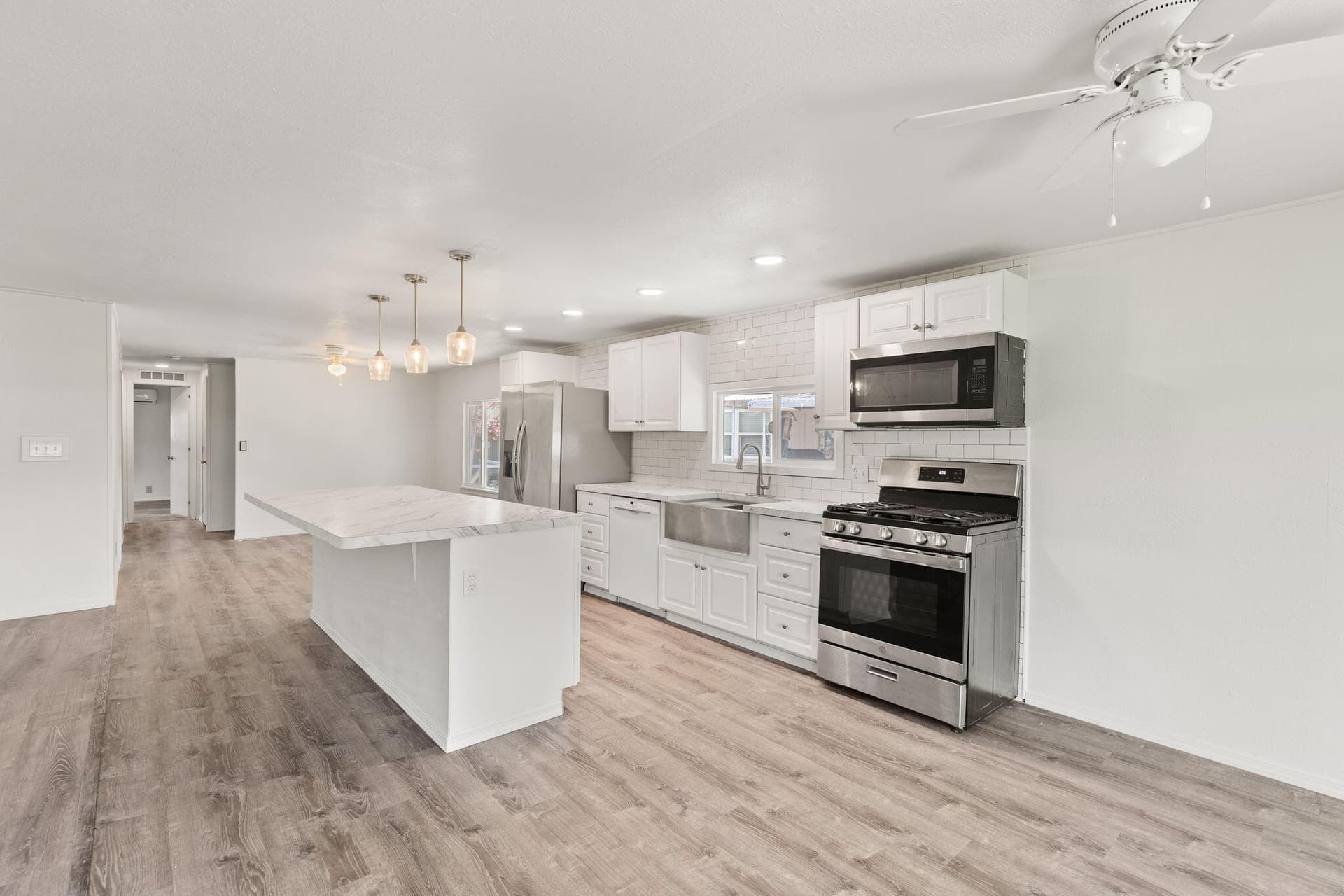 kitchen. Photo 1 of 30, 311 Bandy Way, Grants Pass, OR 97526