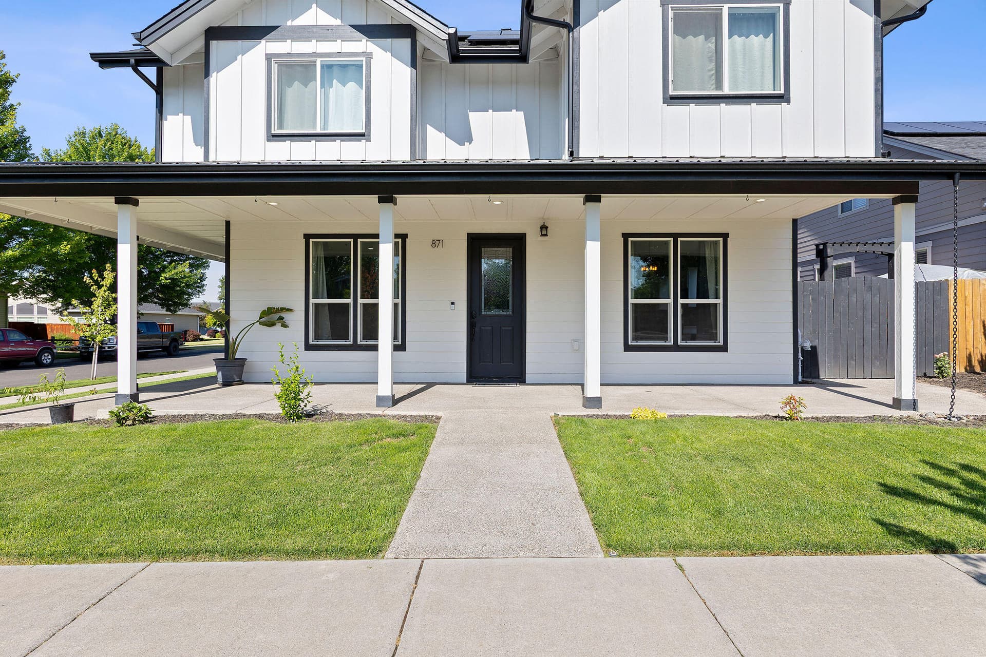 Front of Home. Photo 3 of 43, 871 NE Whistle Way, Prineville, OR 97754