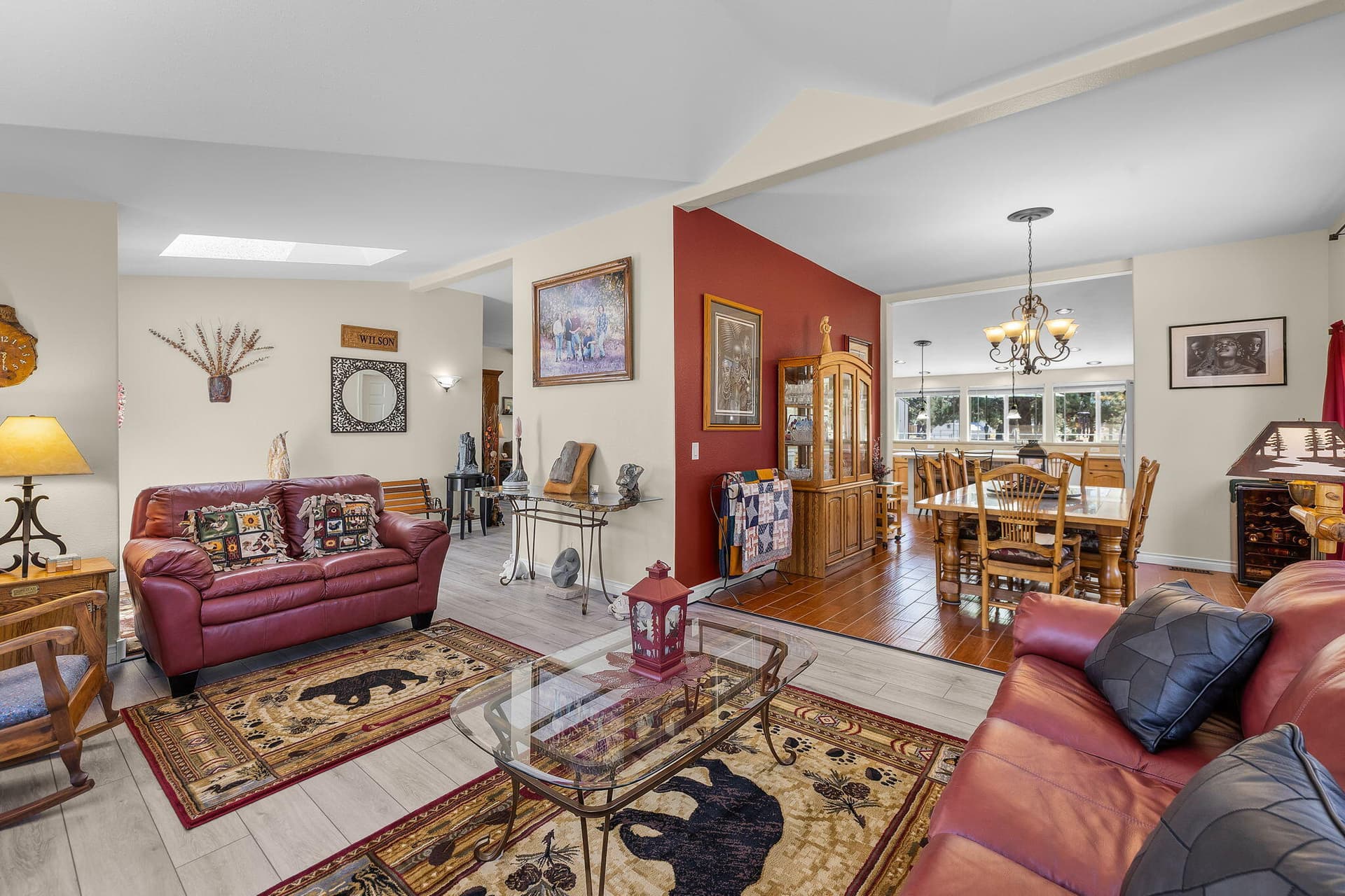 Light and bright family room. Photo 3 of 42, 17415 Kent Road, Sisters, OR 97759