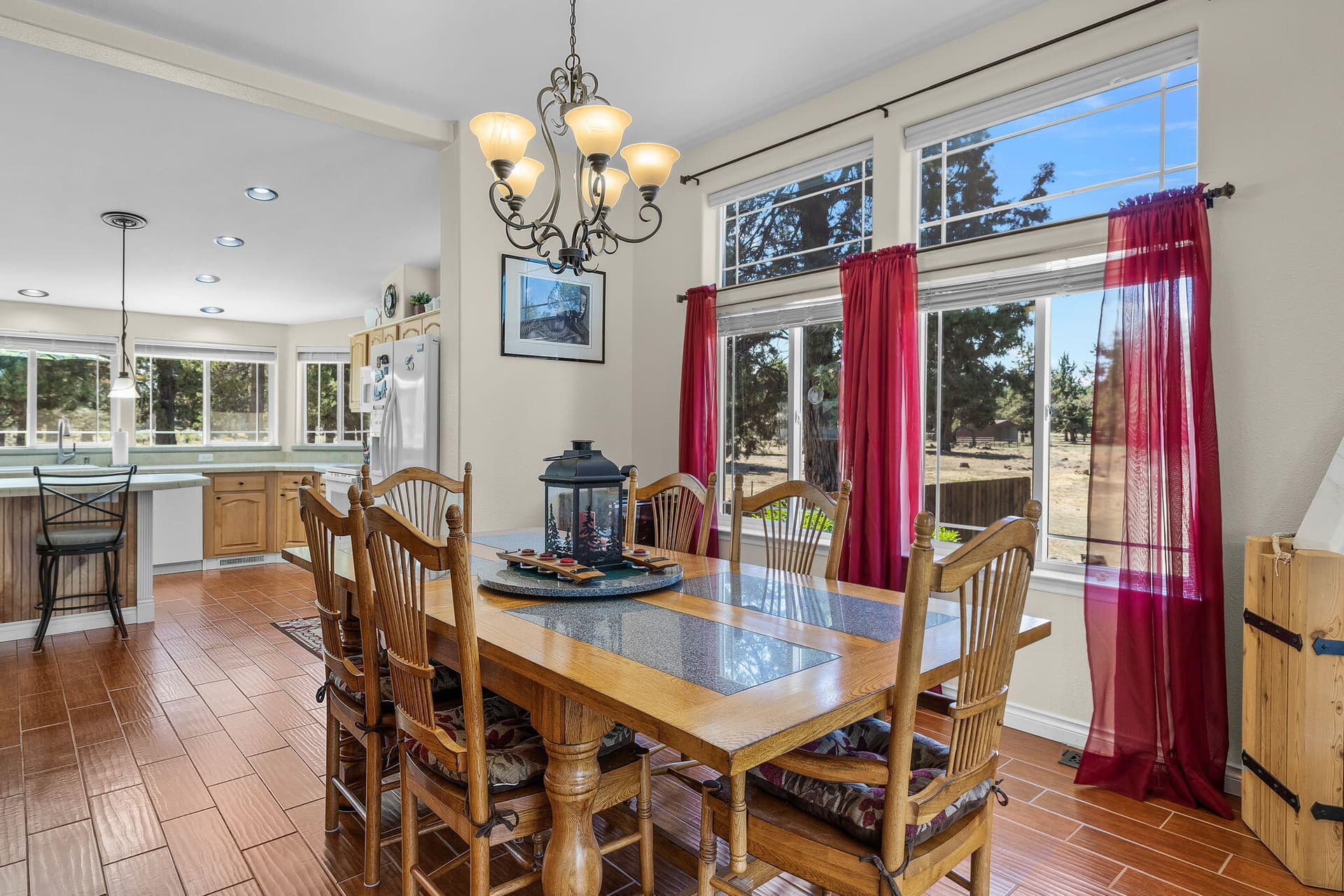 Dining area. Photo 4 of 42, 17415 Kent Road, Sisters, OR 97759