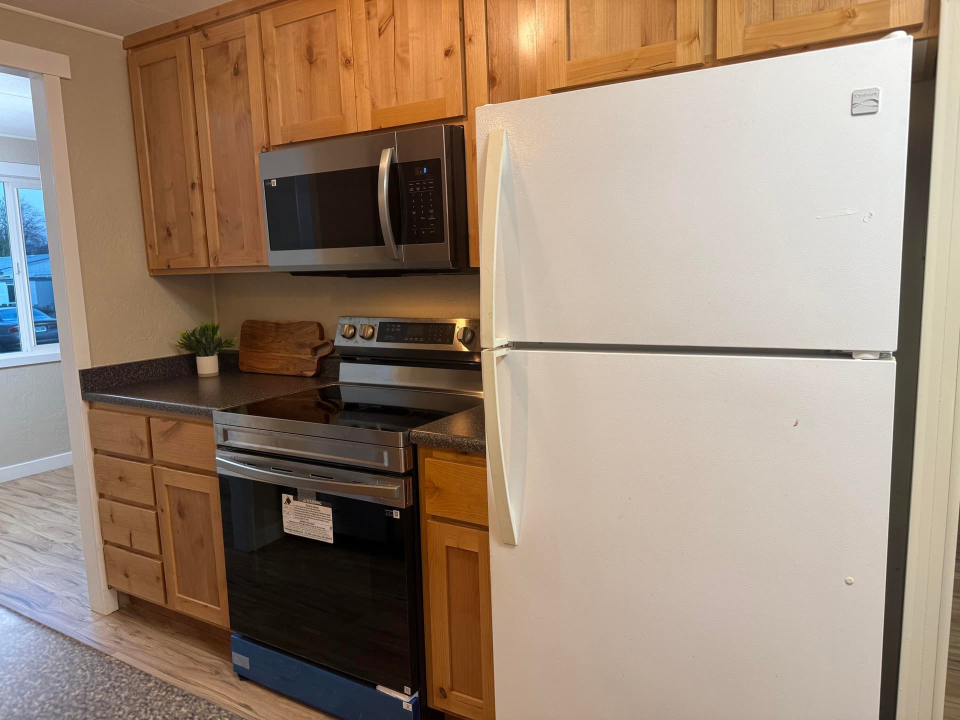 kitchen.... Photo 3 of 30, 355 Colver Road Unit UNIT 48, Talent, OR 97540