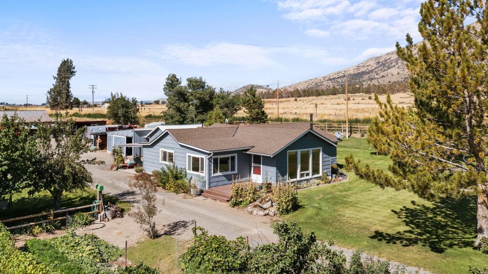 00001. Photo 1 of 83, 10403 Matney Way, Klamath Falls, OR 97603