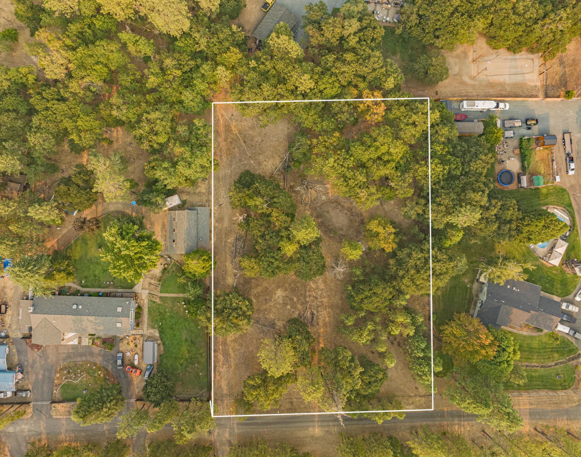 1. Photo 1 of 19, 323 Eric Way, Grants Pass, OR 97526