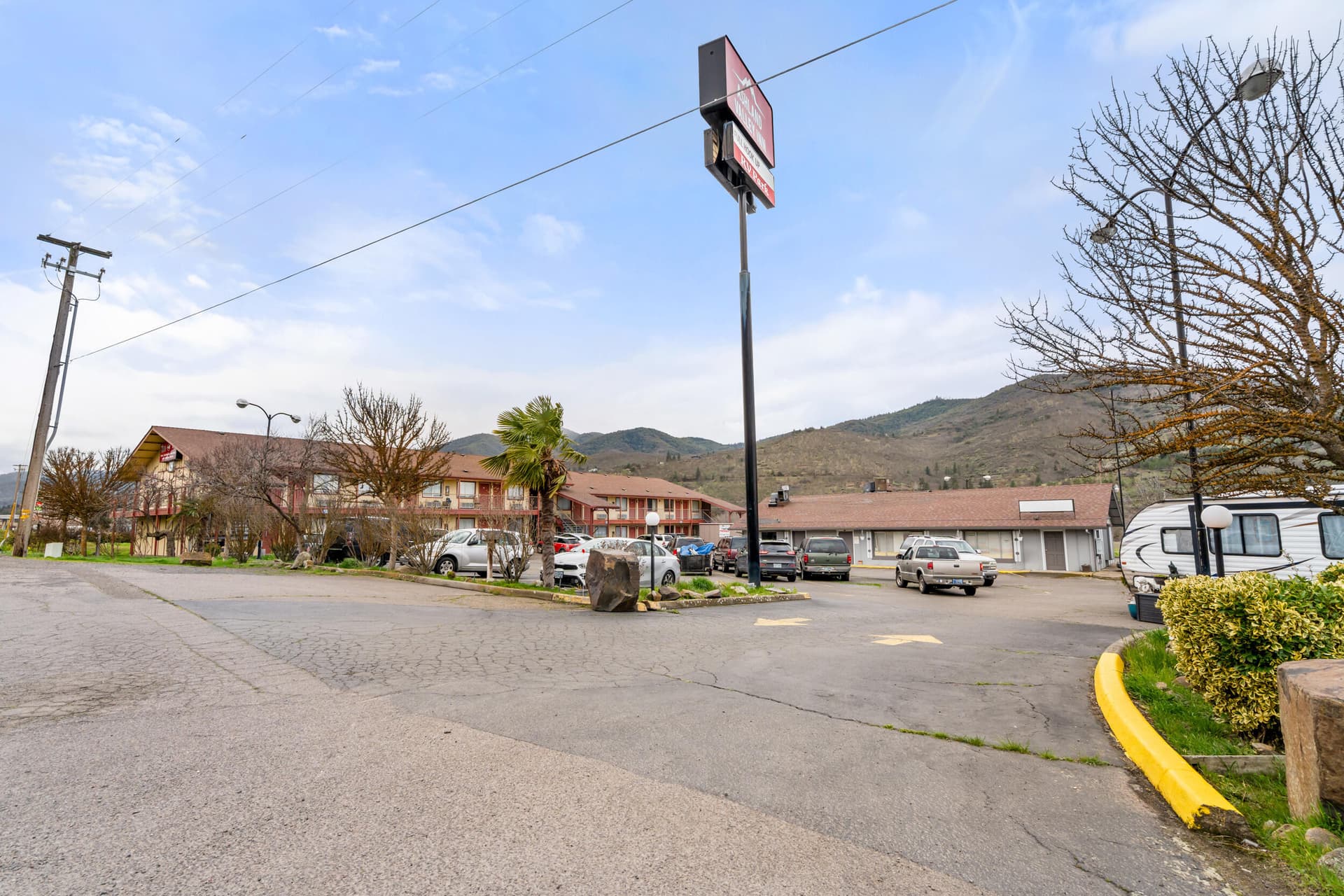 5_50-lowe-rd-04. Photo 5 of 34, 50 Lowe Road, Ashland, OR 97520