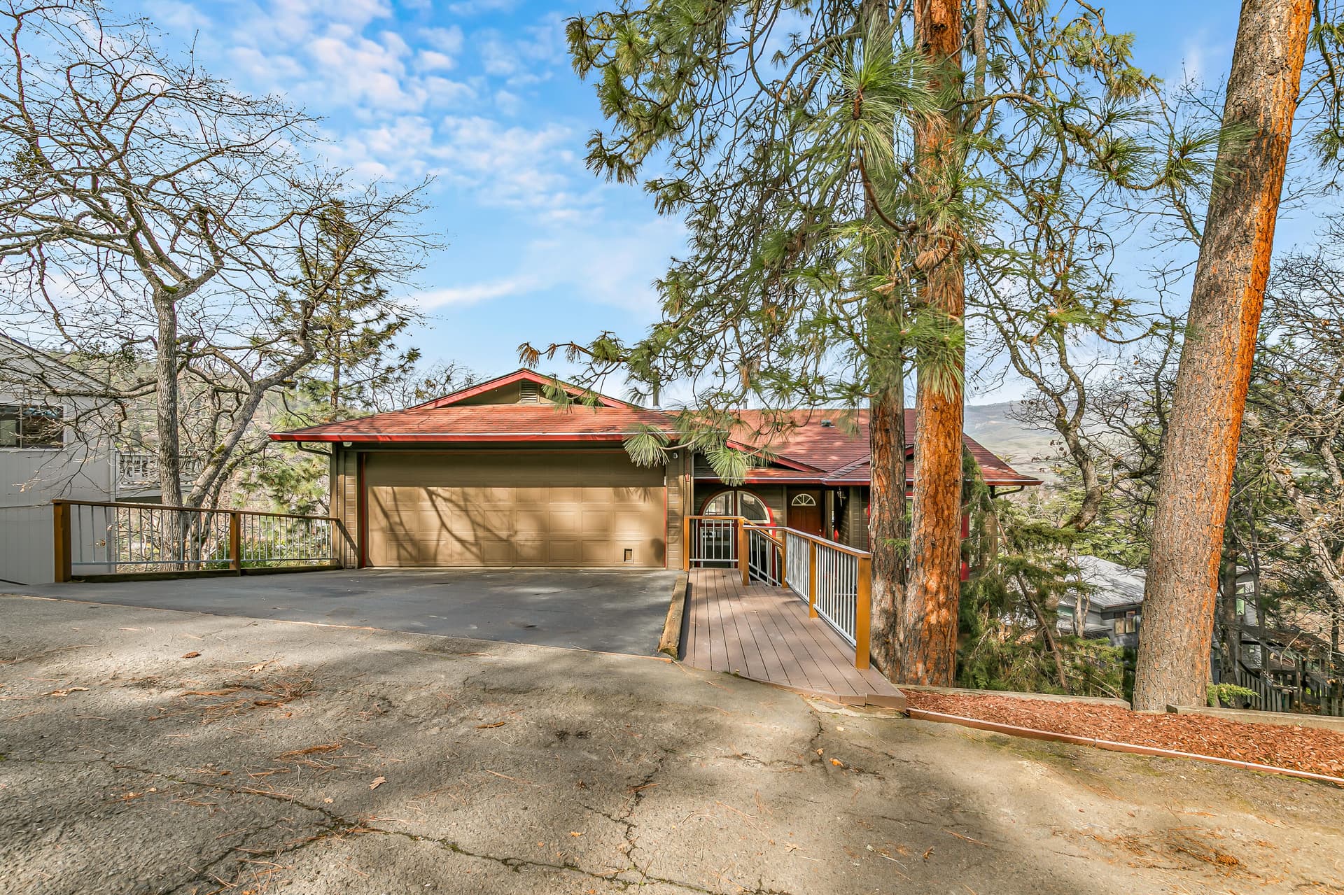 9R9A9669. Photo 3 of 68, 211 Glenview Drive, Ashland, OR 97520